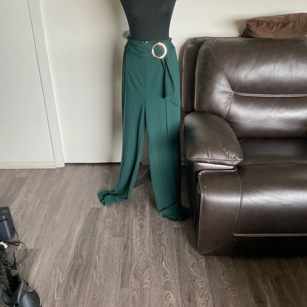 NWT Fashion Nova Emerald Green Wide-Leg Pants w/ Gold Ring Belt – Size XL